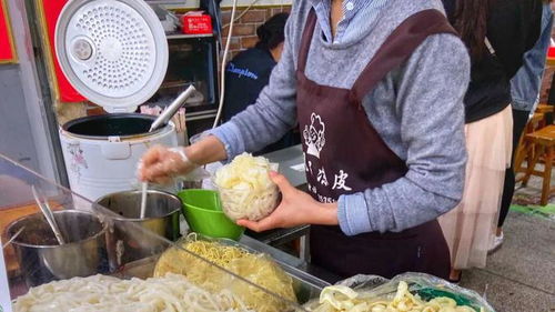 飯店涼皮內(nèi)放黃瓜絲被罰,這也違反食品安全法